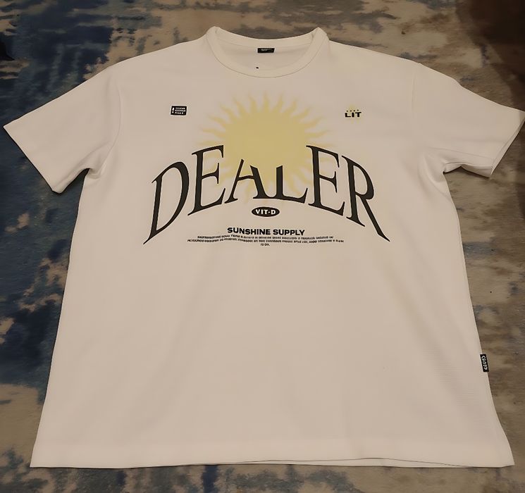 НОВА Тениска "VIT-D DEALER" – Sunshine Supply | Размер M | Streetwear Стил