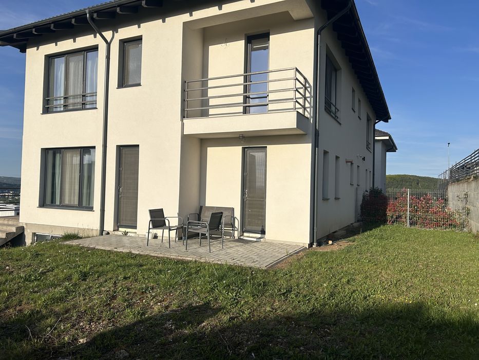 Duplex zona Vivo | 3 dormitoare, garaj 2 mașini | Proprietar