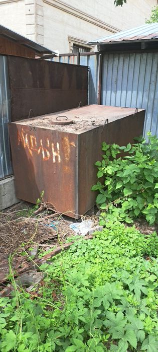 Срочно продам емкость 2.5 куба