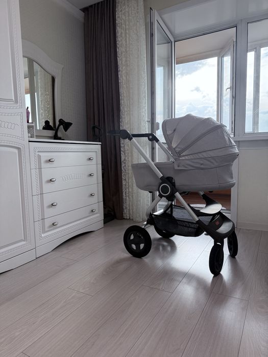 Продаю коляску Stokke