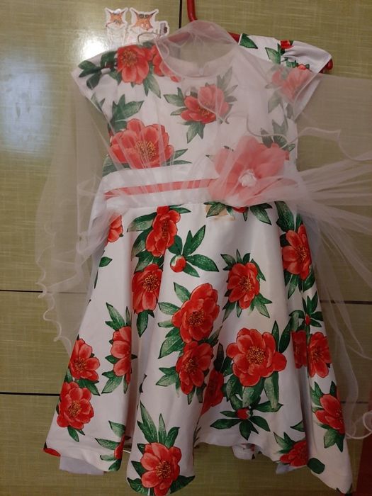 Деская нарядная платье