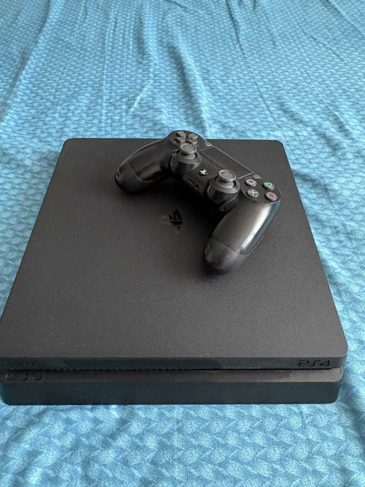 Vand PlayStation 4 cu jocuri