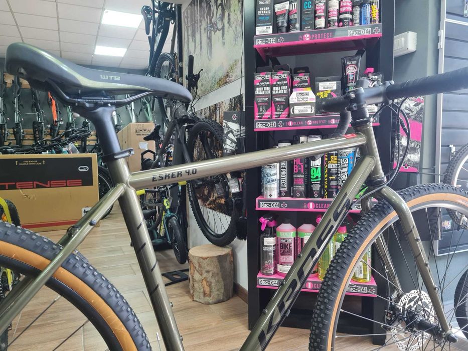 Bicicleta Kross Esker 4.0 M 28 M in stoc la Est Bike Funky Sports