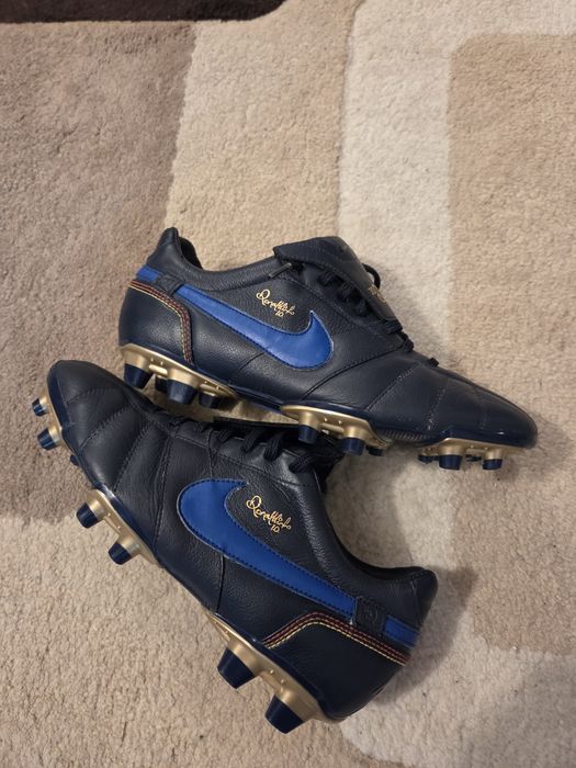 Vand ghete de fotbal Nike R10 Ronaldinho in stare foarte buna
