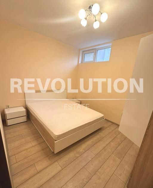 Дава се под наем Двустаен апартамент в Варна, Погреби - 40 кв.м за 278.97 € - Снимка #2