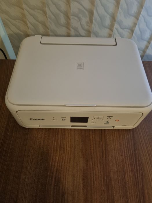Vând imprimantă Canon