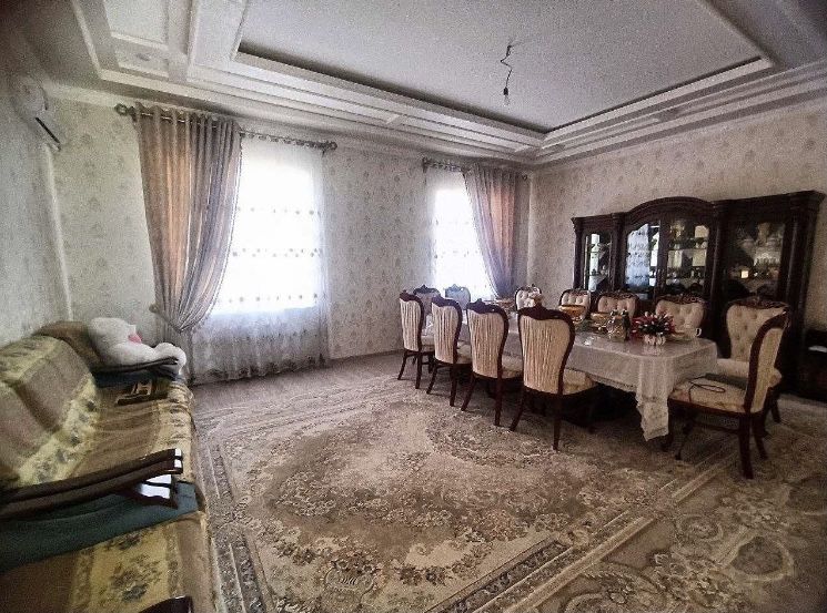 Uy sotiladi 4 sotix 4 xona + padval