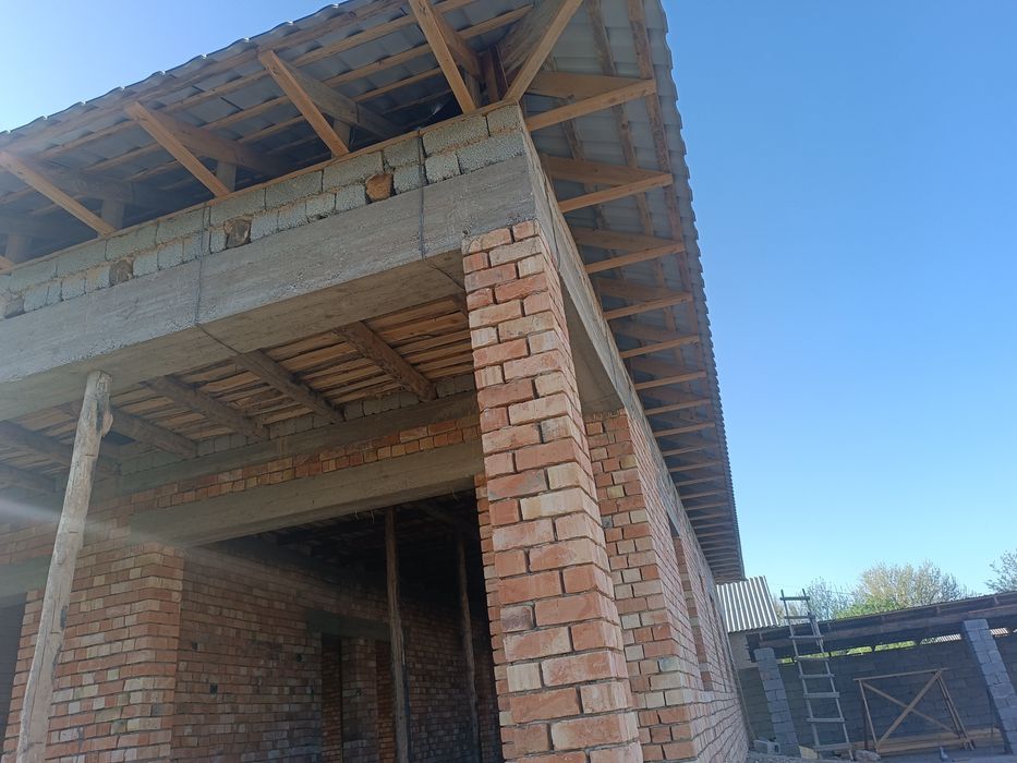 Дом с плошадю 10 сот