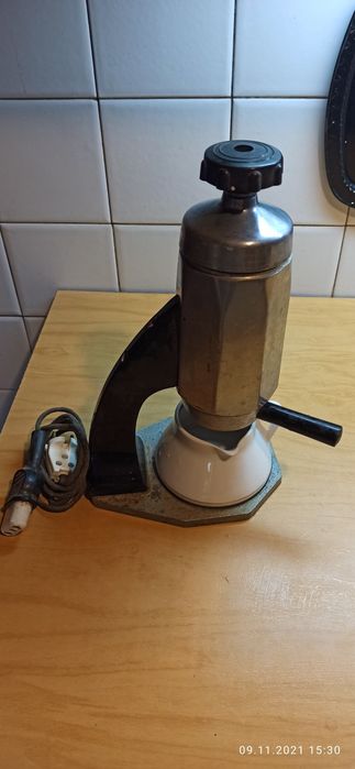 Продам кофеварку