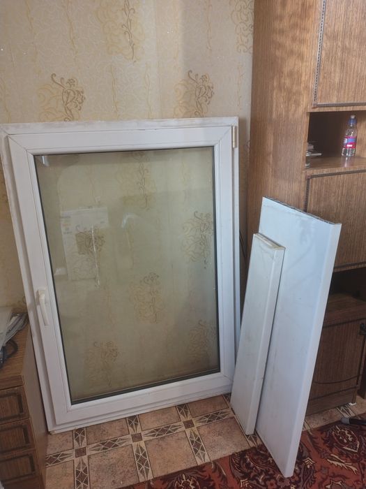 Продам пластиковое окно (б/у) с подоконником