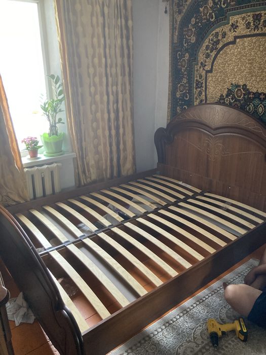 Двух спалный кроват…