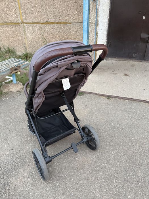 Продам коляску Tomix