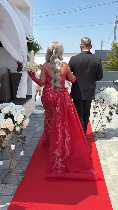 Vand rochie ! Creatie unica facuta de designer renumit!