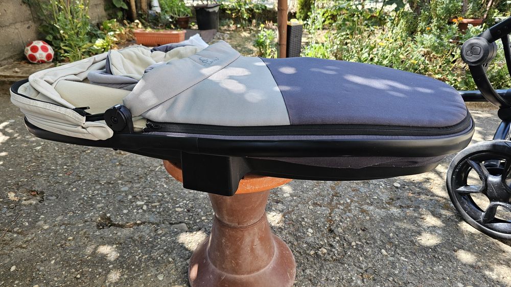 Количка Quinny Mood.
Коплекта включва летен кош, зимно чувалче / от 0-