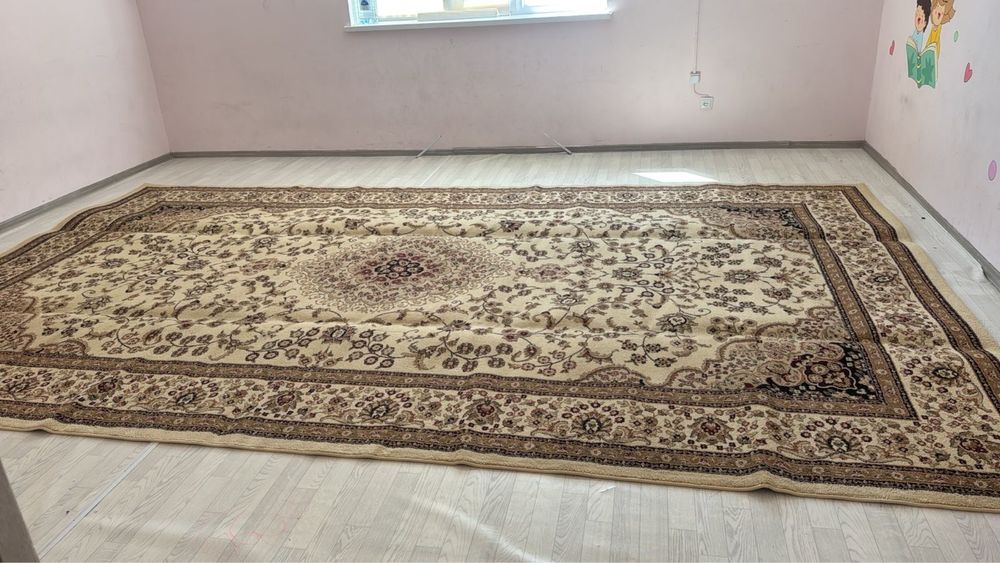 Ковер 3/5  чистый  для зала