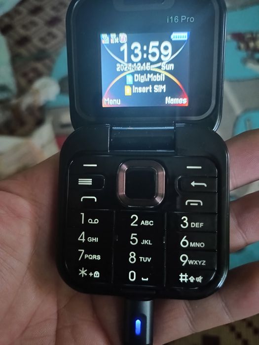 Mini telefon i16Pro flip, Dual SIM, ecran HD, Bluetooth, Radio FM, ape