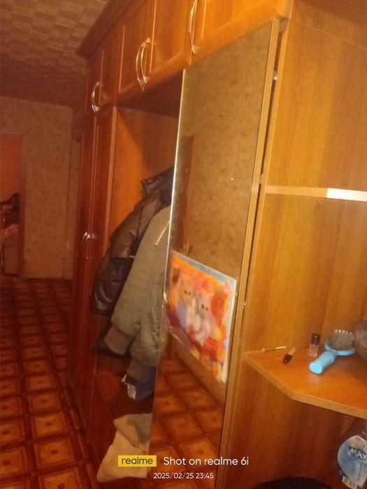 Продам стенку. в сборе с прихожей САМОВЫВОЗОМ