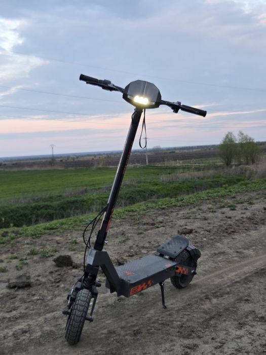 Trotinetă Electrică KuKirin G2 - Model Nou, Suspensii Off-Road, Ca Nouă