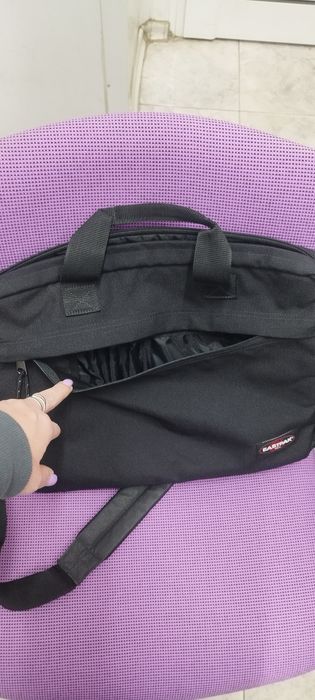 Чанта за лаптоп EASTPAK