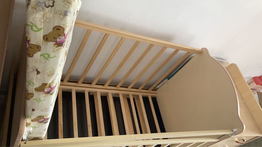 Кроватка с матрасом