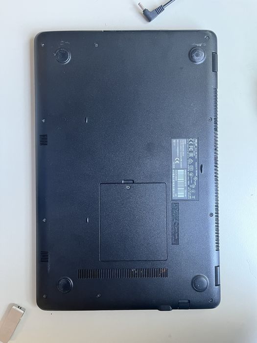 Laptop ASUS VivoBook 15 X542UR | i7 | 12GB RAM | Nvidia 930 MX | Windows 10