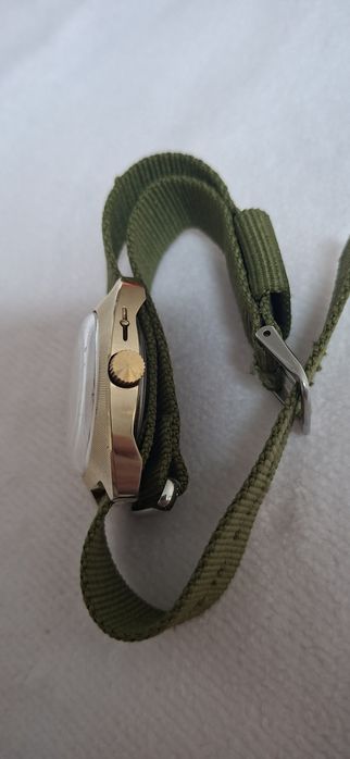 Продам часы "SLAVA" 27 jewels