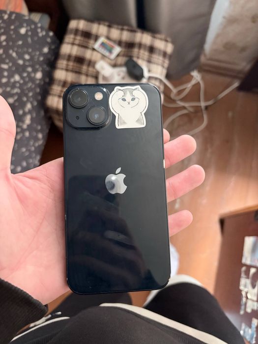 Продам айфон 13.