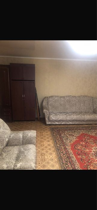 Сдам двух комнатную в центре