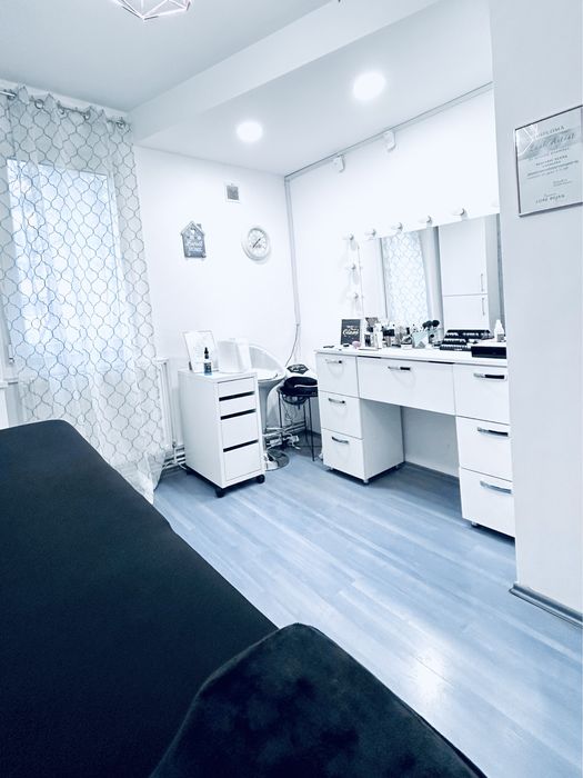 Inchiriesz salon de infrumusetare(coafor,manichiura,cosmetica)