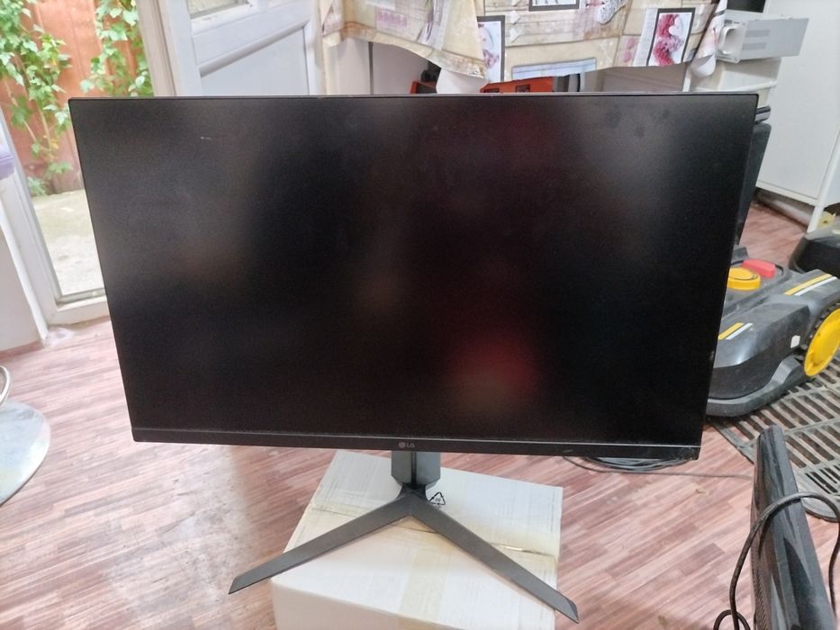 Vând monitor cu display spart