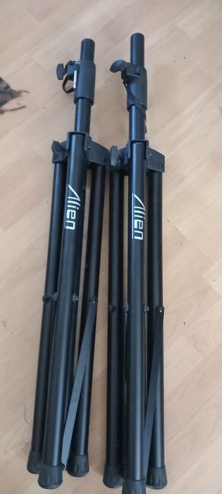 Vand subwoofer și stative