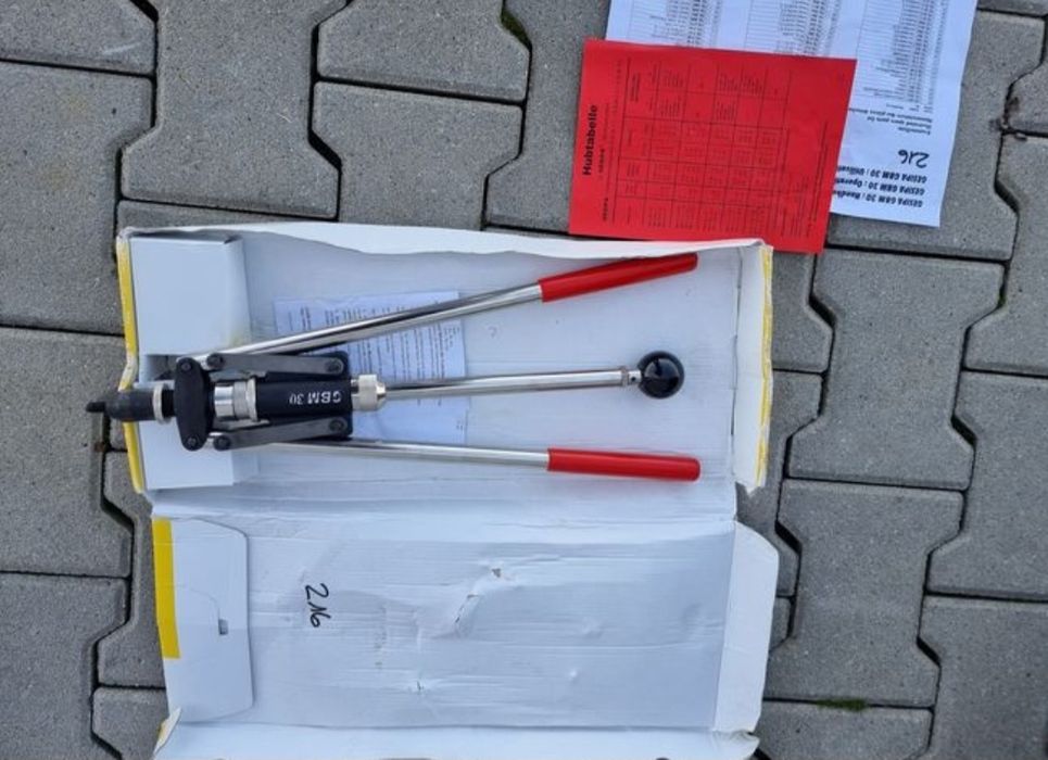GEISPA GMB 30 Clesti pentru piulite/nituri oarbe