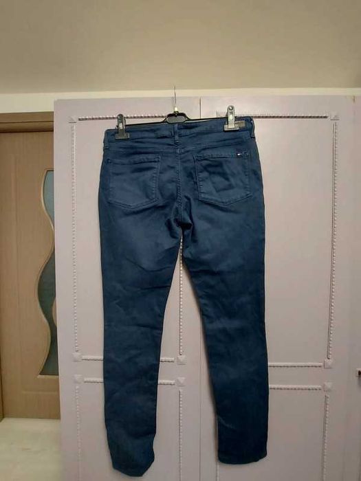 Blugi Tommy Hilfiger, slim fit, mărimea 31/32, navy blue