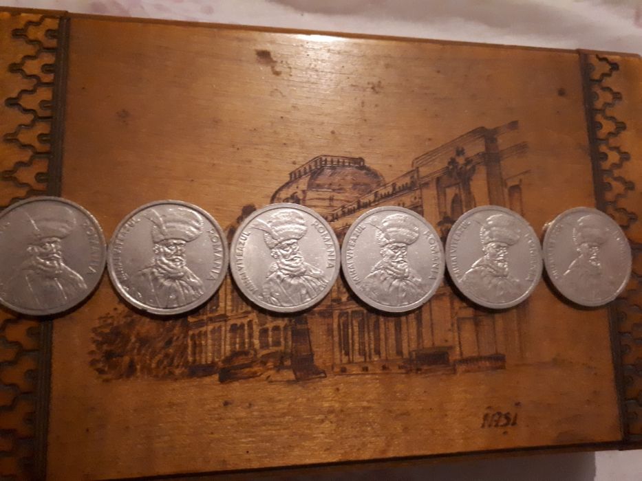 Vand monede de colecție