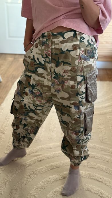 Pantaloni cargo camuflaj Mathilde