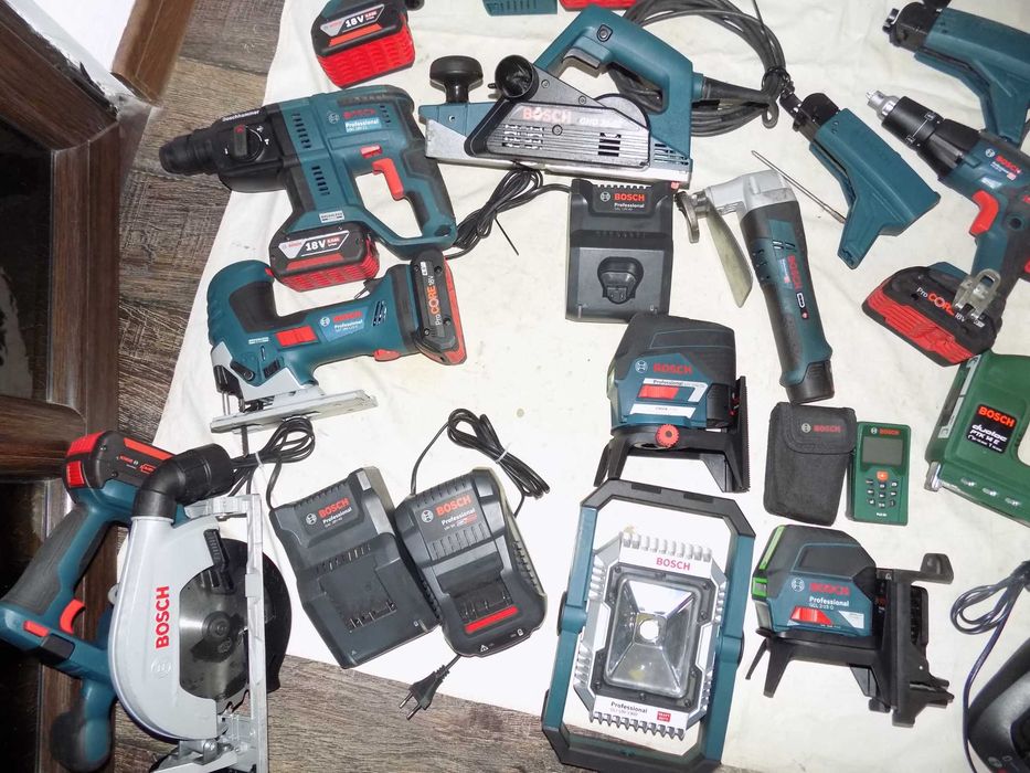 Scule 18V  Bosch  Profesionale  , perfect functionale