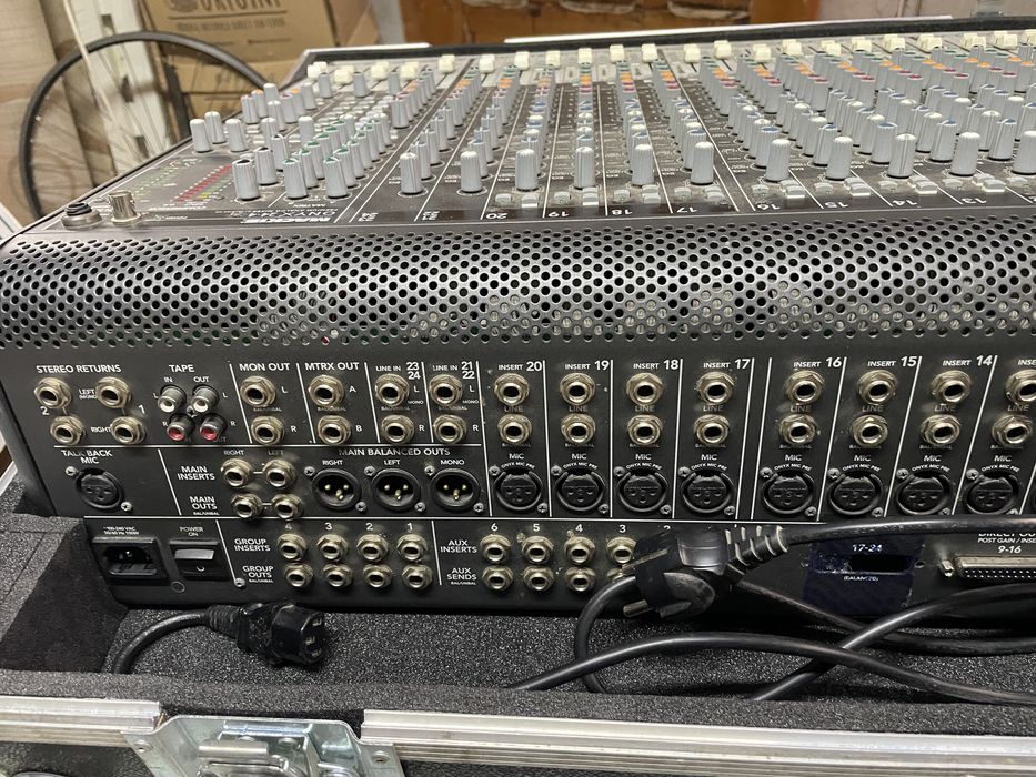 Consola de mixare cu 24 de canale Mackie Onyx 24.4