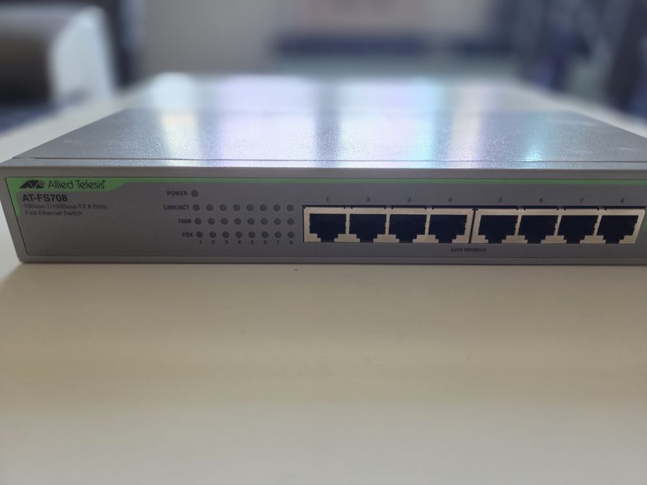 Switch Allied Telesis FS708, 8 Porturi Fast Ethernet, Unmanaged