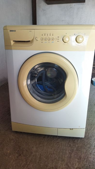 Продам стиральную машинку загрузка 5 кг фирма  BEKO