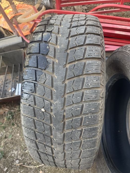 Продам зимниее шины 285/60/18 от 470