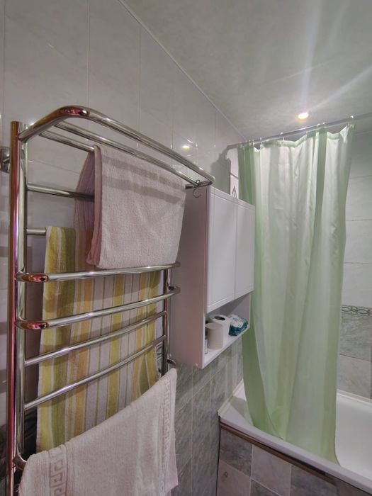 Продам 2 ком квартиру Вектор 19 мкр