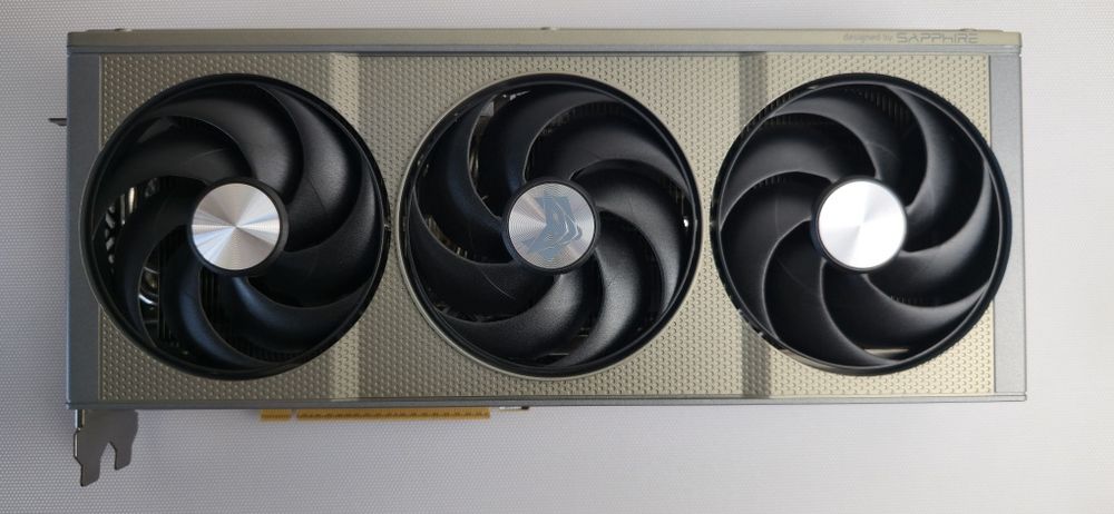 Видео карта Sapphire Nitro+ RX 9060 XT, 16GB GDDR6 AMD Radeon