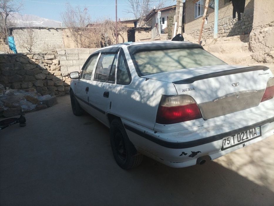 Neksiya 1 Sotiladi yili 1998 probeg 600 ming rangi oq metan