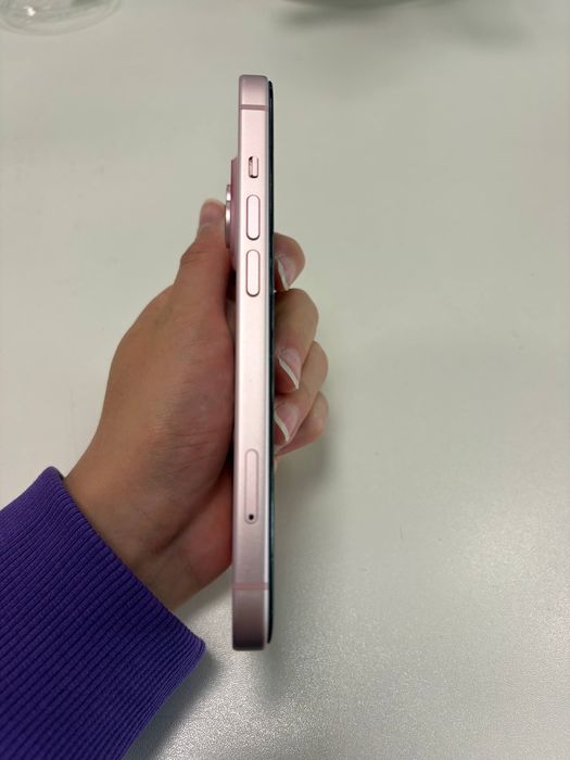 Продам IPhone 15 / 128 GB Pink