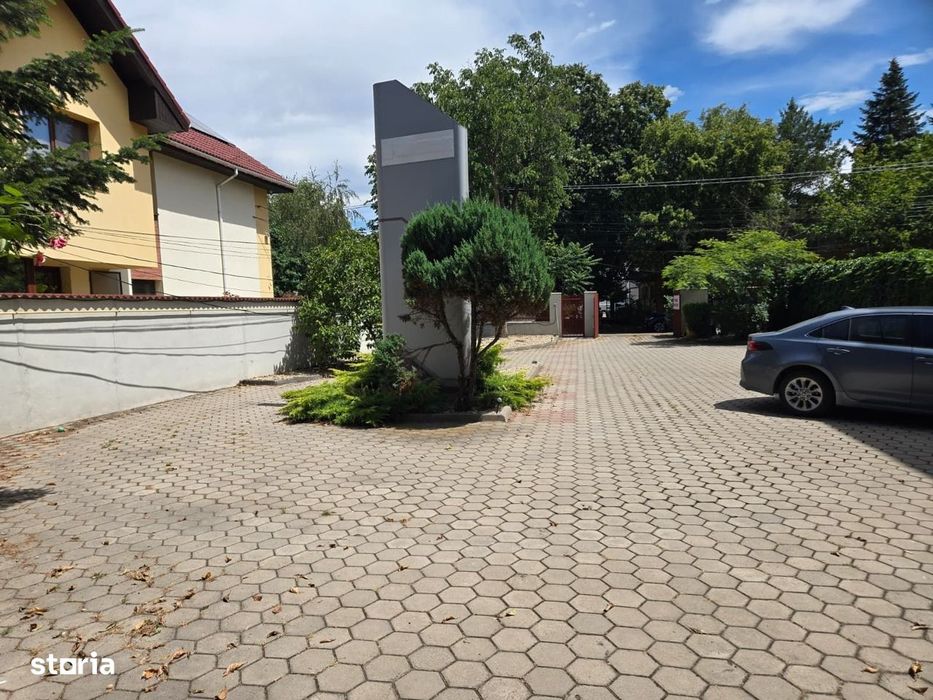 Casa individuala 3 nivele, 12 camere, 6 bai, 10 parcare, Lipovei