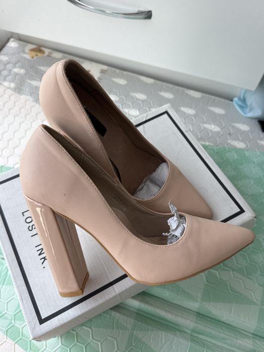 Туфли на каблуке бежевые