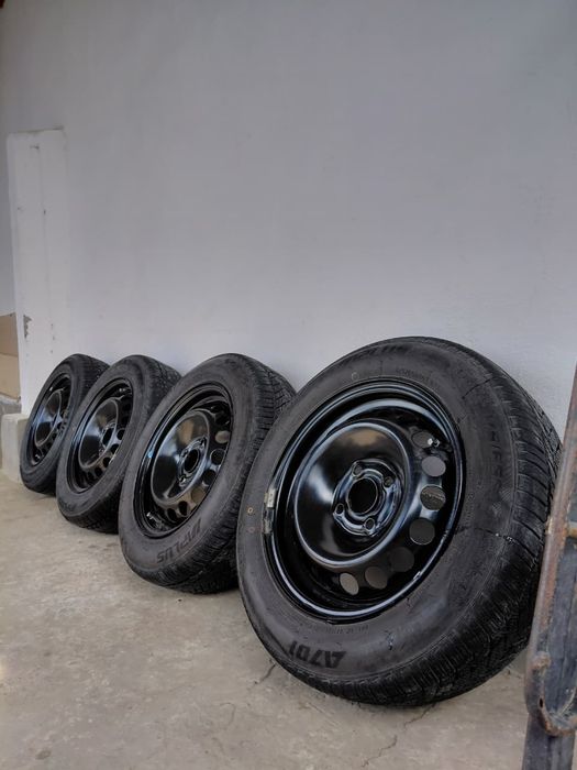 Резина. Зимняя 14 с дисками новый