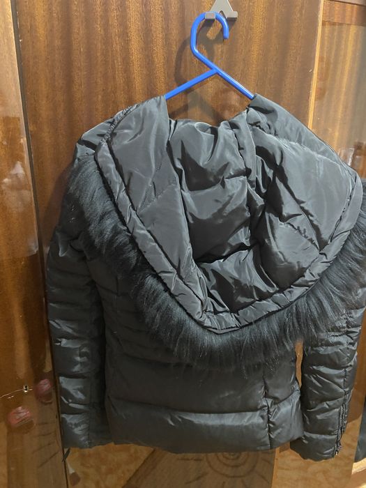 Зимно яке с голяма качулка