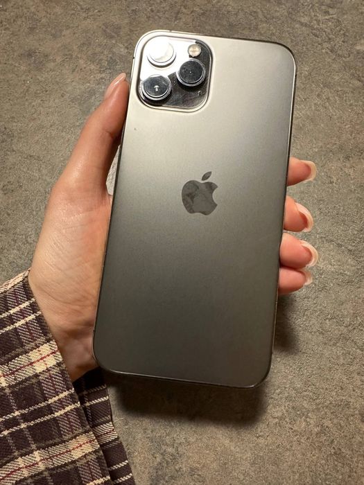 iPhone 12 Pro Max 12
