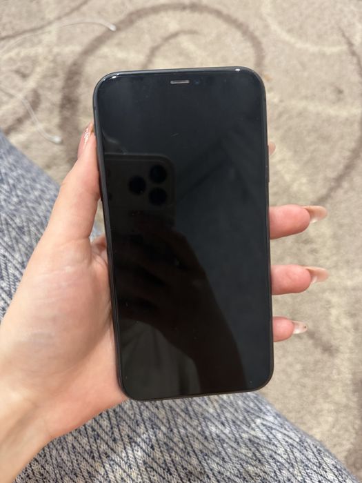 Продам айфон 11